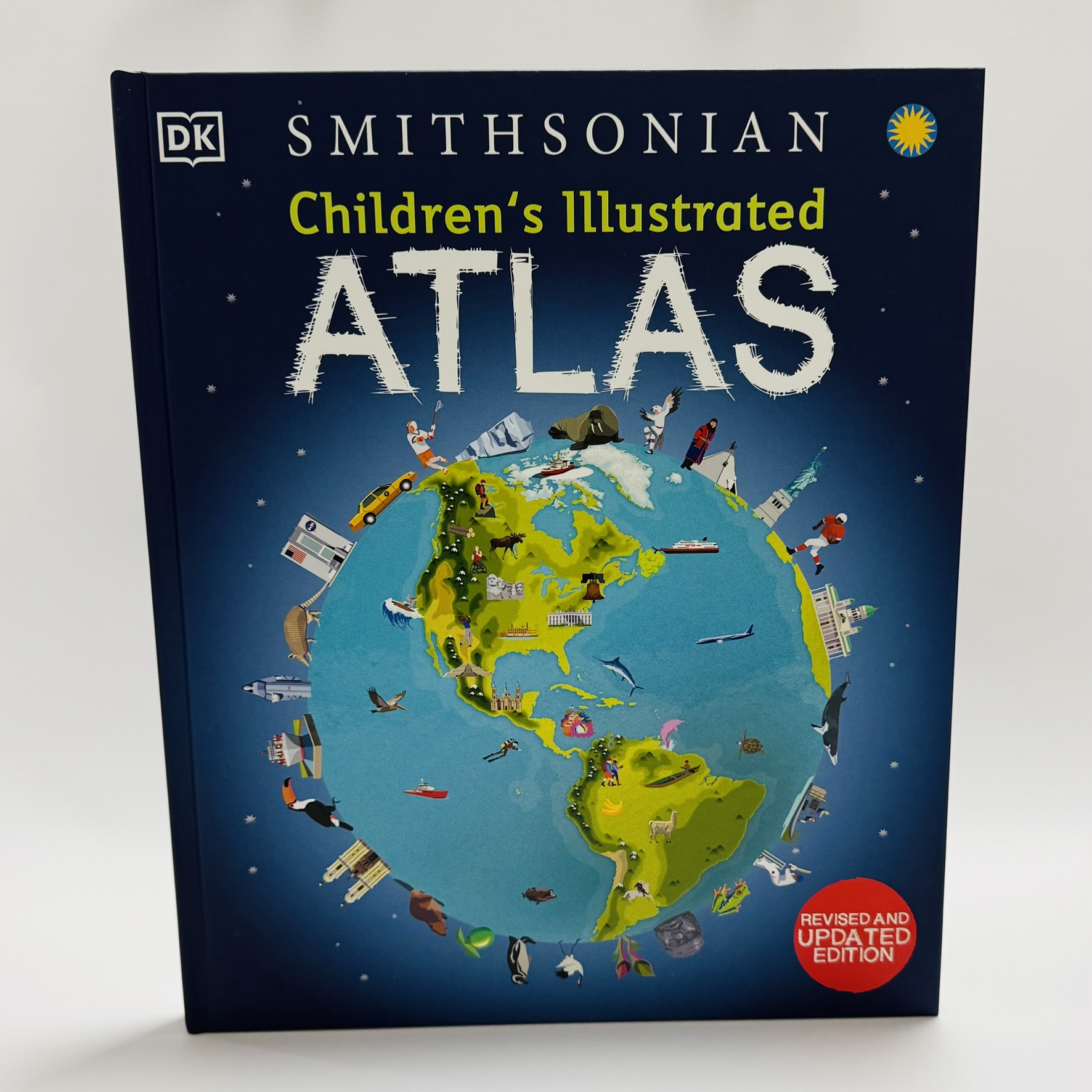 Smithsonian Children's Illustrated Atlas - Reference for young learners